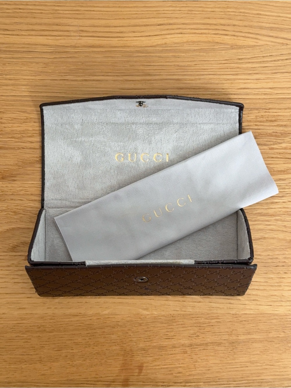 Sunglasses Case with Cleaning Cloth